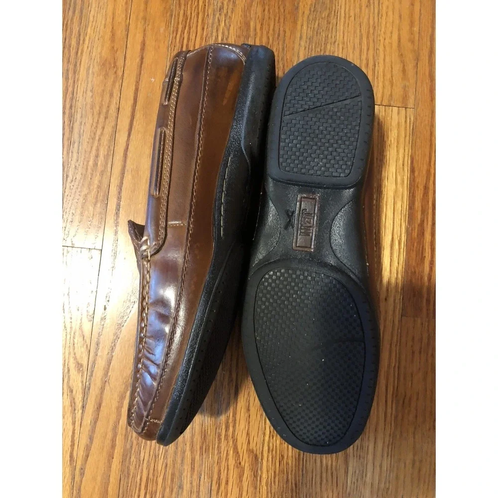 J & M Men's Slip On Loafer Size 11 M Sheep Skin‎ Memory Foam Foot Bed Weave EUC